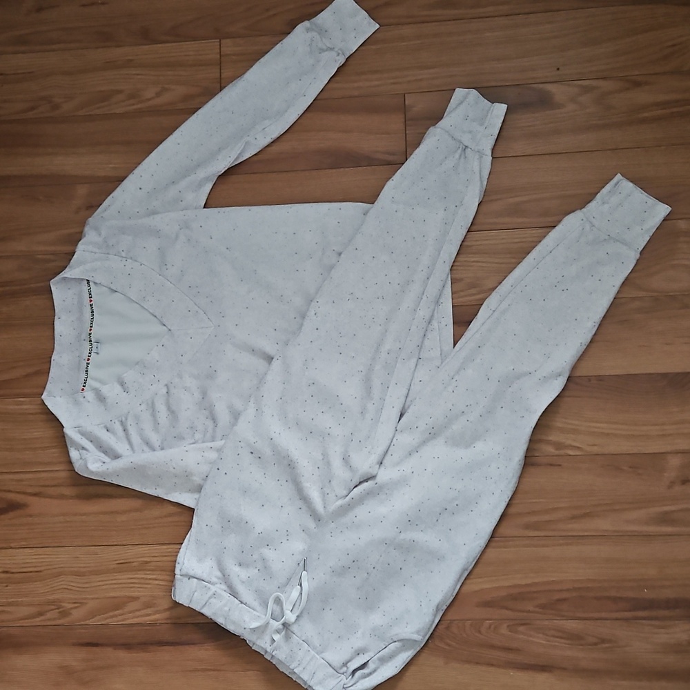 Light Gray/ Cream Lounge Set